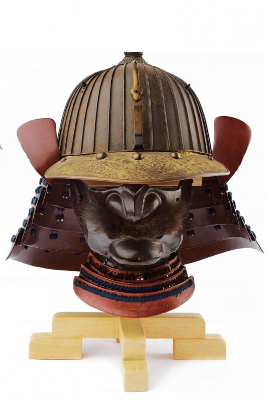 Suji Kabuto con Menpo