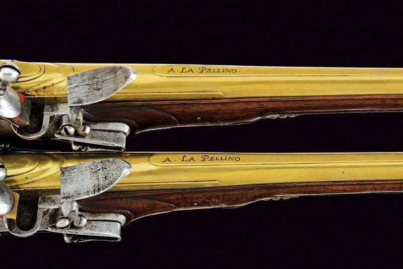 Paio di Eleganti Pistole a Pietra Focaia da Marina