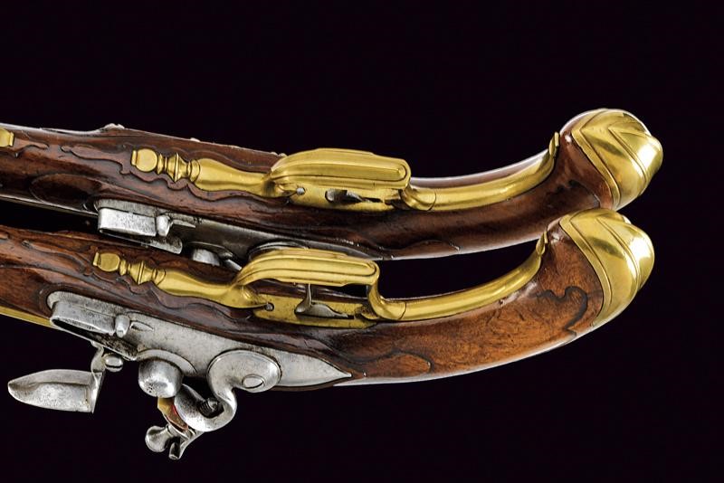 Paio di Eleganti Pistole a Pietra Focaia da Marina