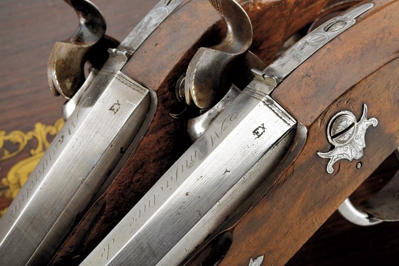 Paio di Pistole di Boutet Ridotte a Luminello, in Cassetta