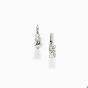 Orecchini in oro bianco 18K e diamanti taglio brillante ct 0,60