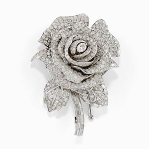 A 18K white gold and diamond brooch