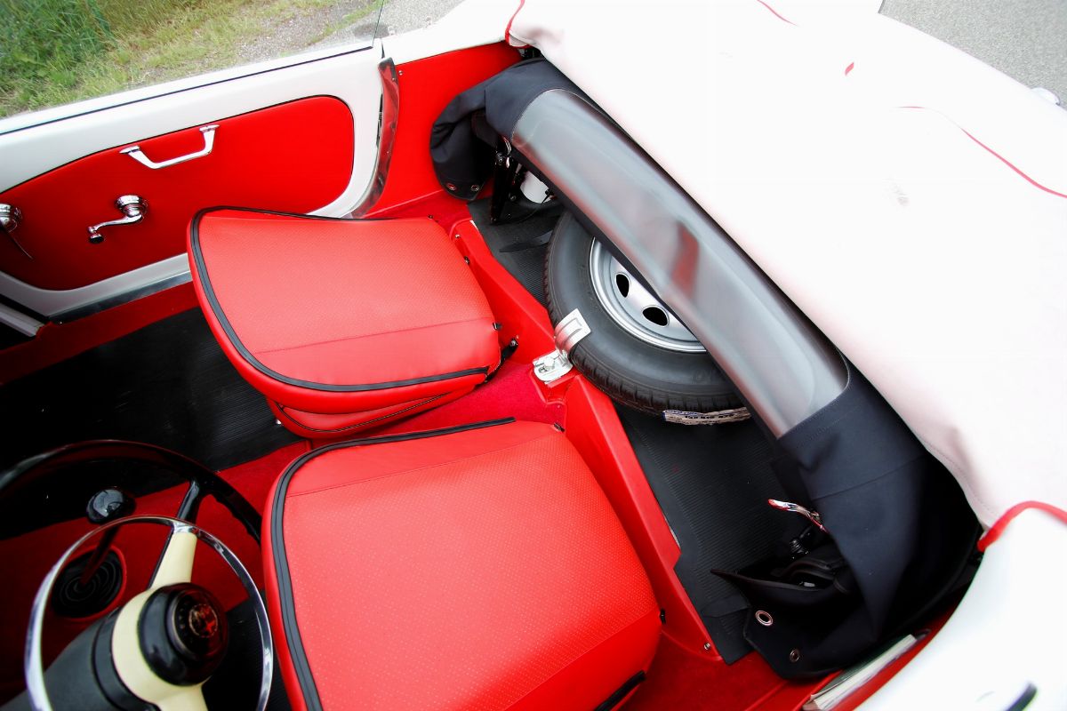 Alfa Romeo - Giulietta Spider (pinin Farina)