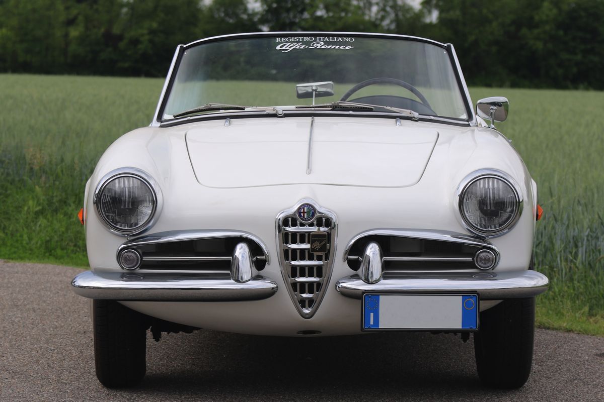 Alfa Romeo - Giulietta Spider (pinin Farina)