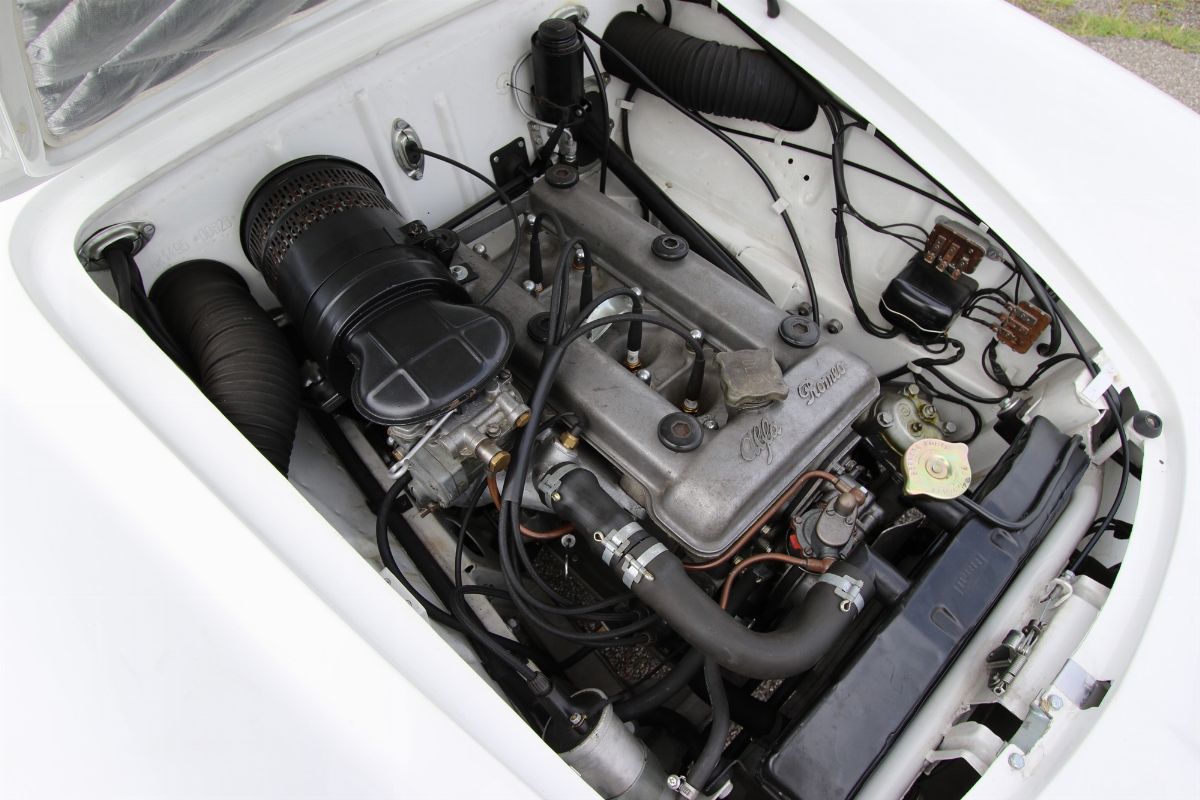 Alfa Romeo - Giulietta Spider (pinin Farina)