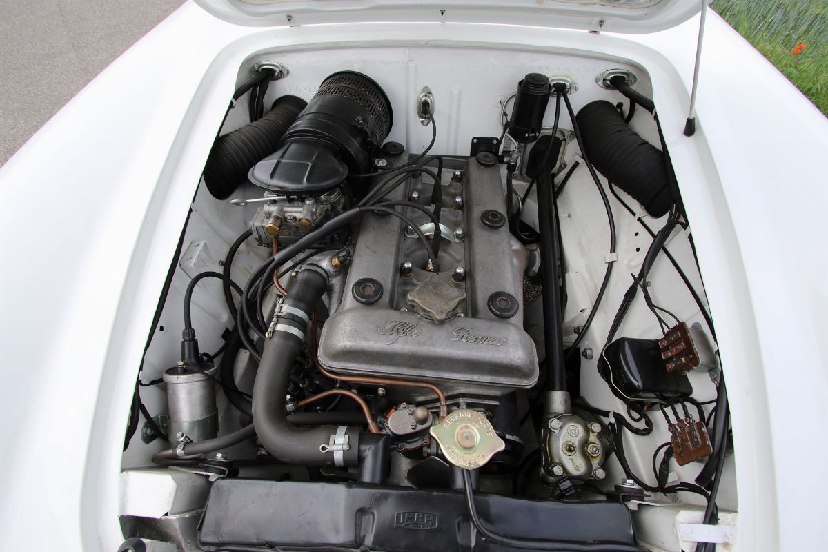 Alfa Romeo - Giulietta Spider (pinin Farina)