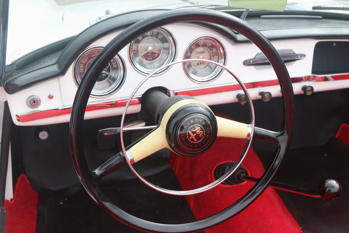 Alfa Romeo - Giulietta Spider (pinin Farina)