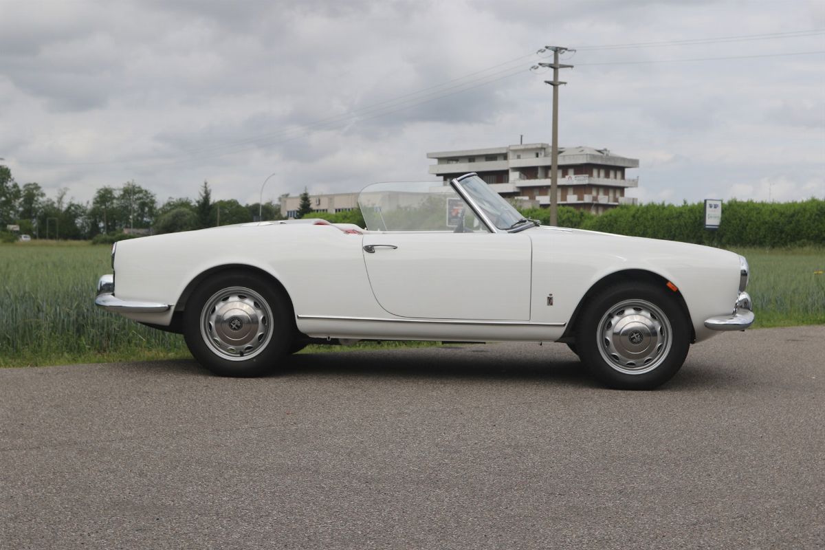 Alfa Romeo - Giulietta Spider (pinin Farina)