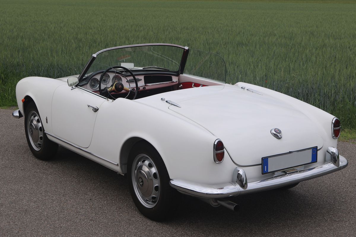 Alfa Romeo - Giulietta Spider (pinin Farina)