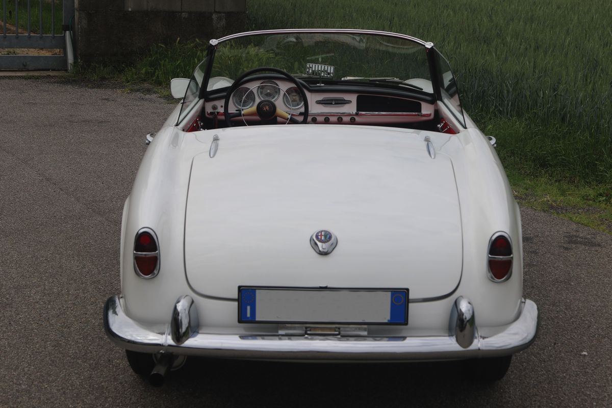 Alfa Romeo - Giulietta Spider (pinin Farina)