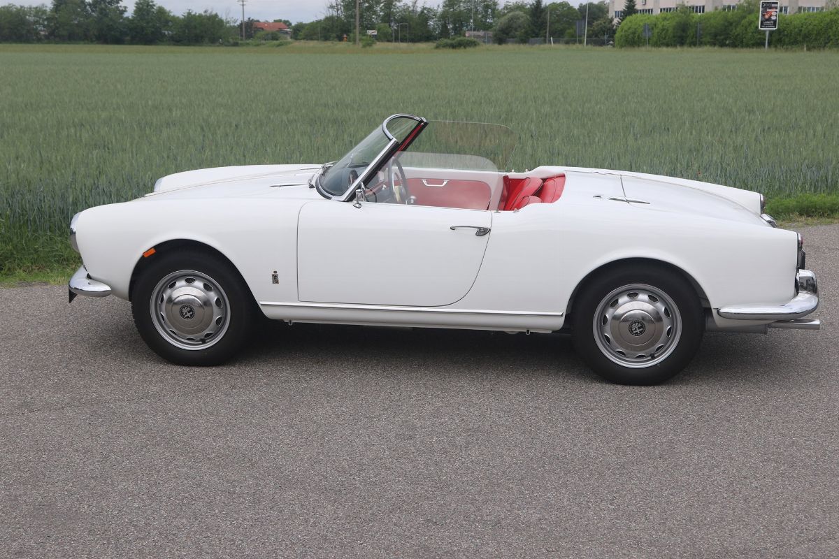 Alfa Romeo - Giulietta Spider (pinin Farina)