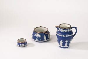 Lotto composto da tre oggetti in jasperware, manifattura Wedgwood, secolo XX
