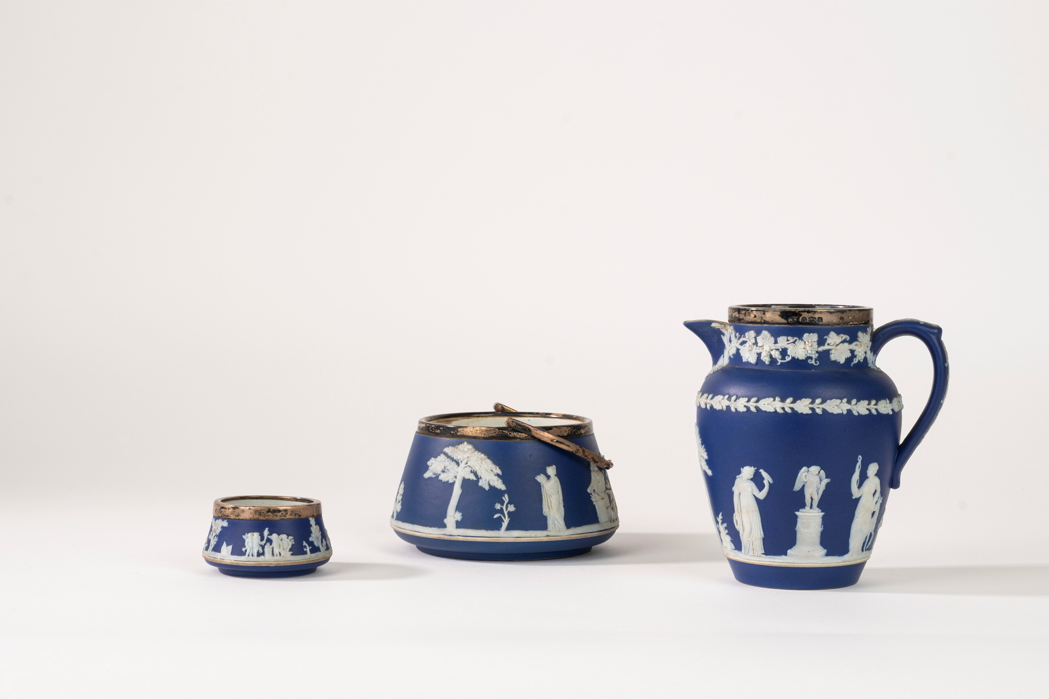 Lotto Composto da Tre Oggetti in Jasperware, Manifattura Wedgwood, Secolo XX