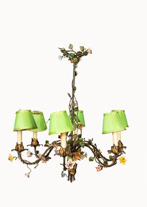 Lampadario a sei luci in ferro battuto. Secolo XIX