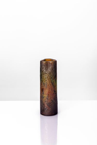 Piccolo Vaso a Base Trilobata