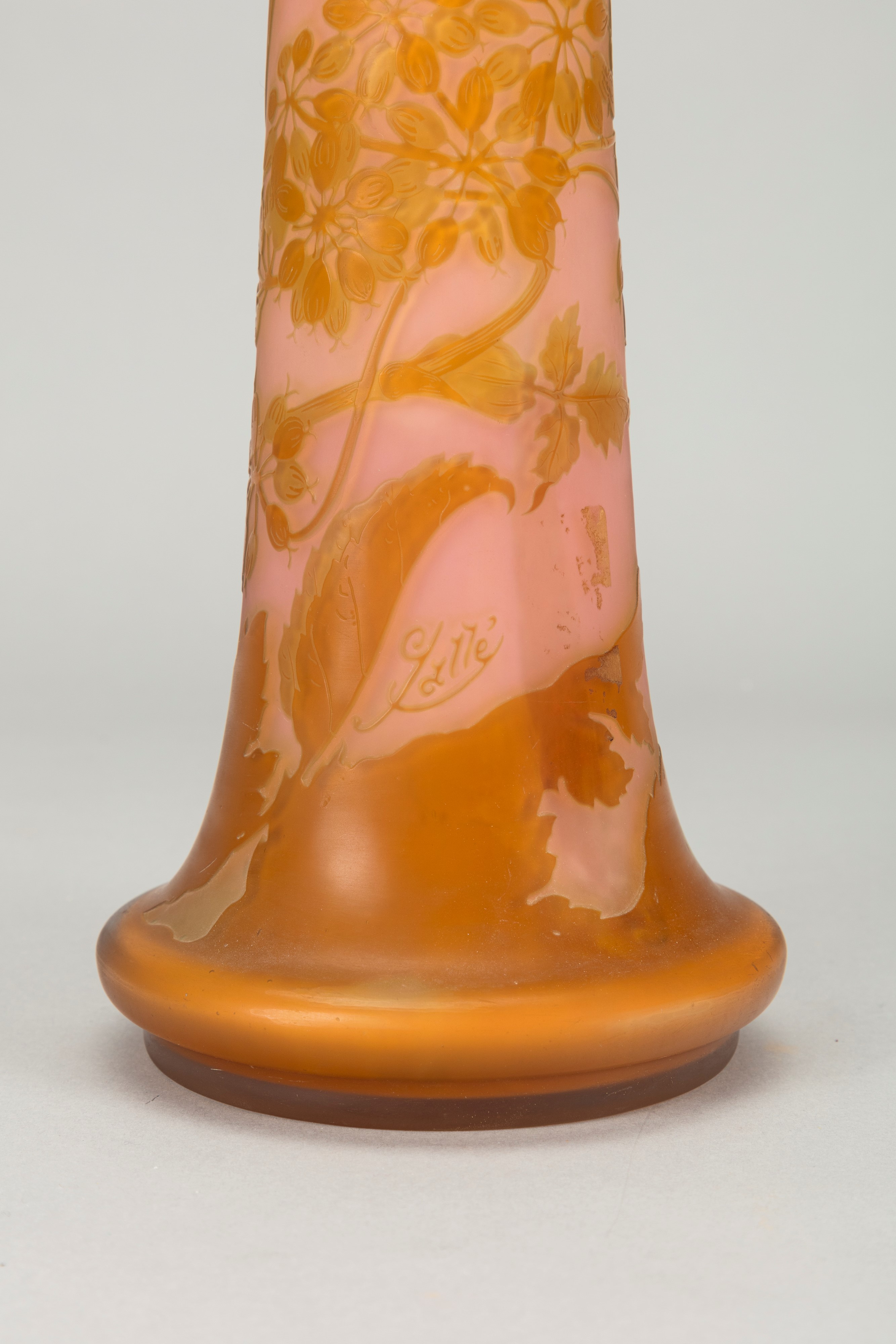 Émile Gallé - Vaso a Forma di Tronco di Cono, con Corpo Appiattito e Collo Svasato