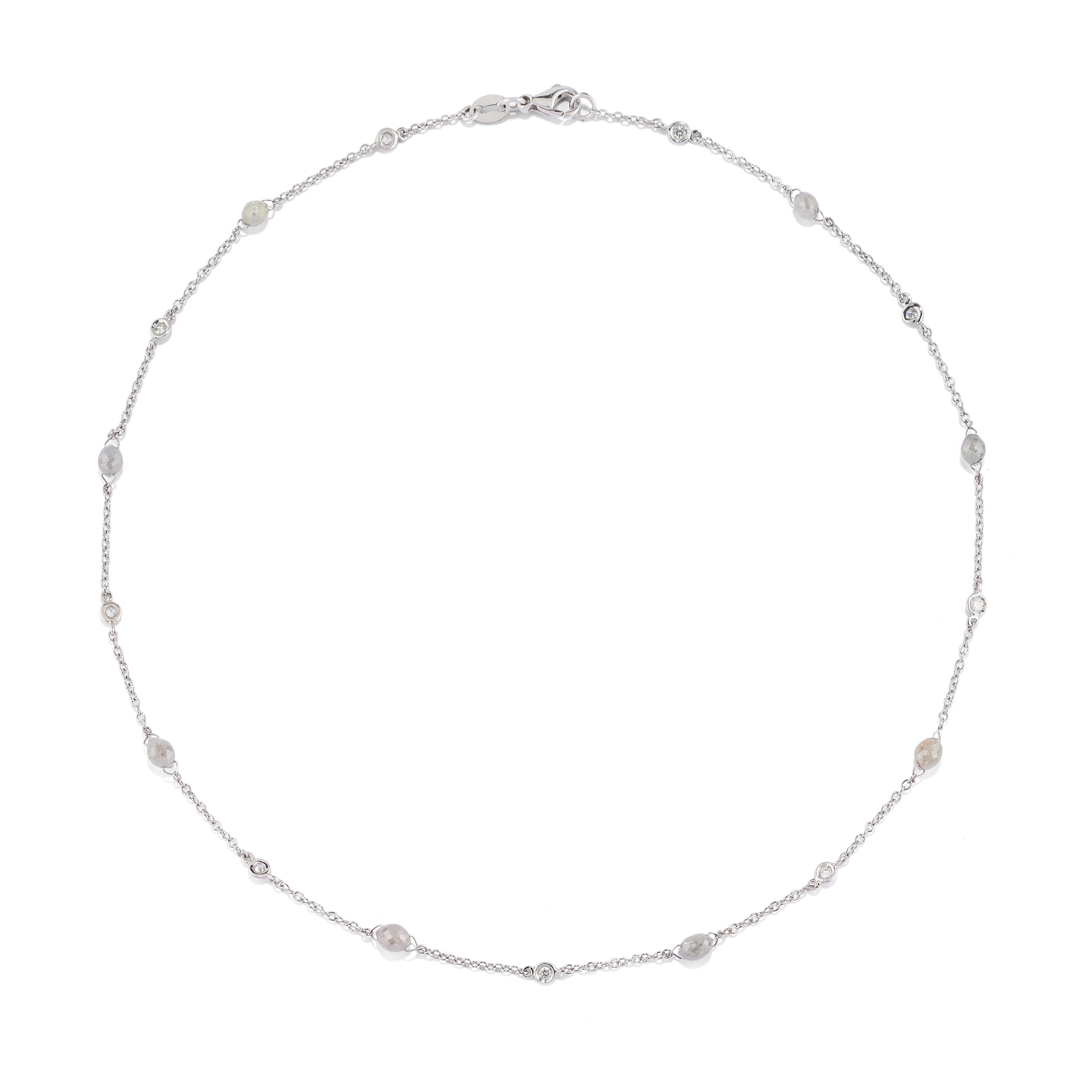 Collana e orecchini con diamanti