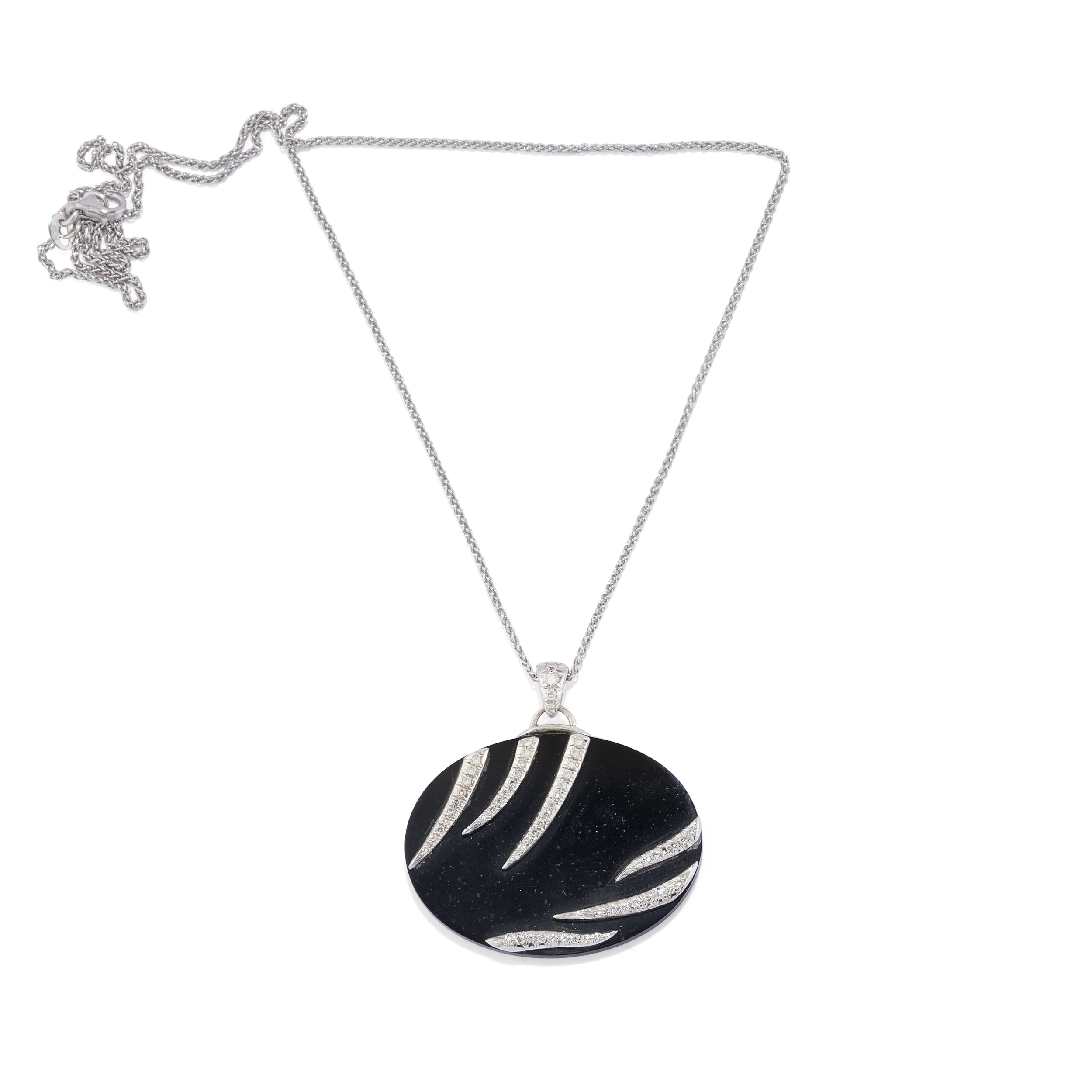 Collana con Onice e Spilla