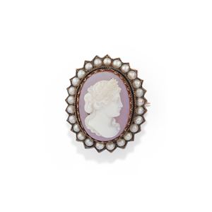 Cameo brooch