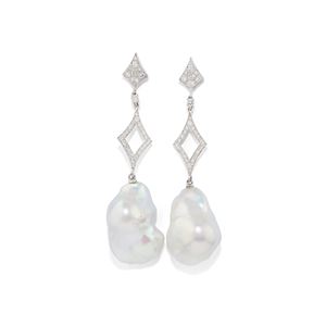 Baroque pearl earrings