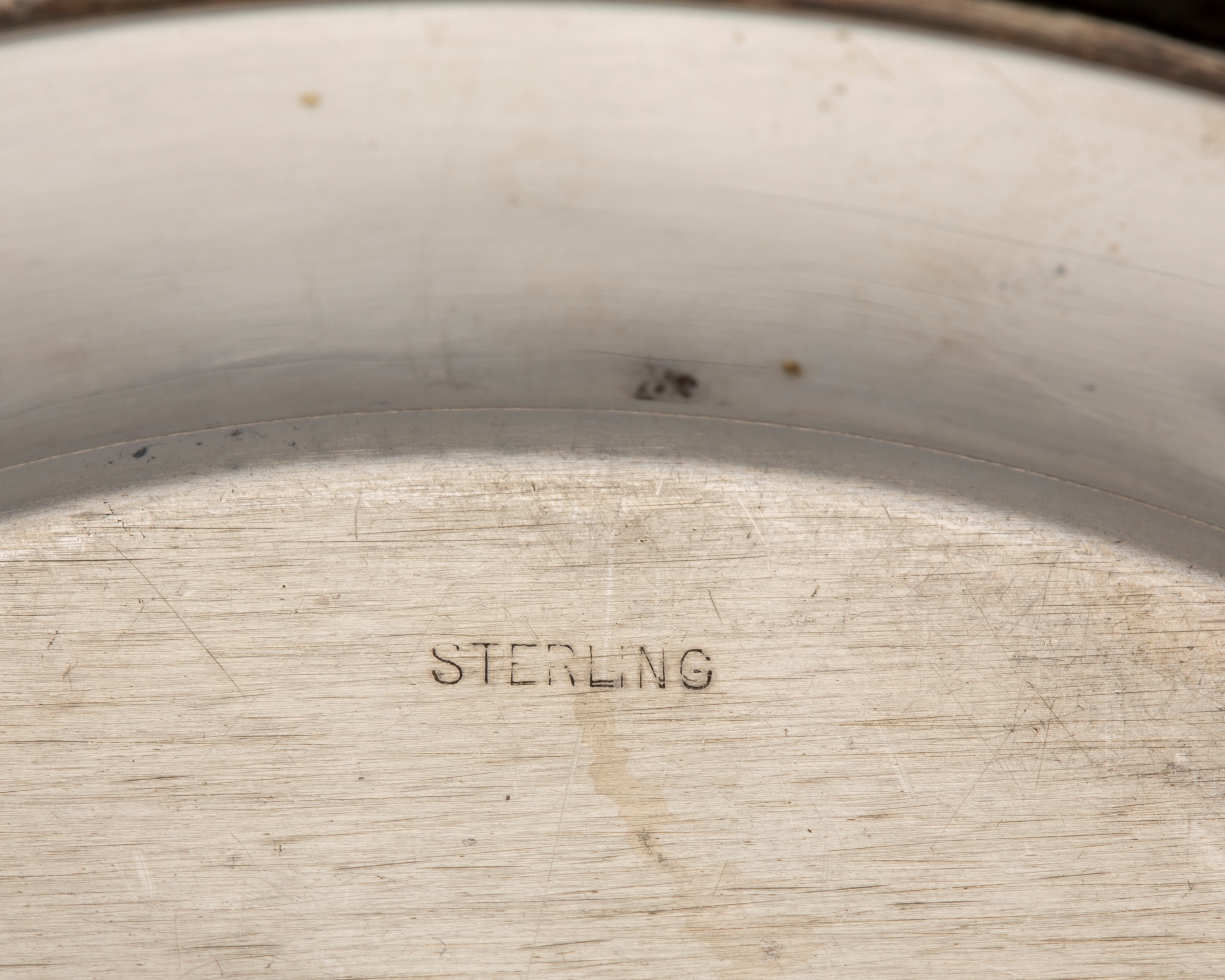 Undici piattini e sei sotto bicchieri