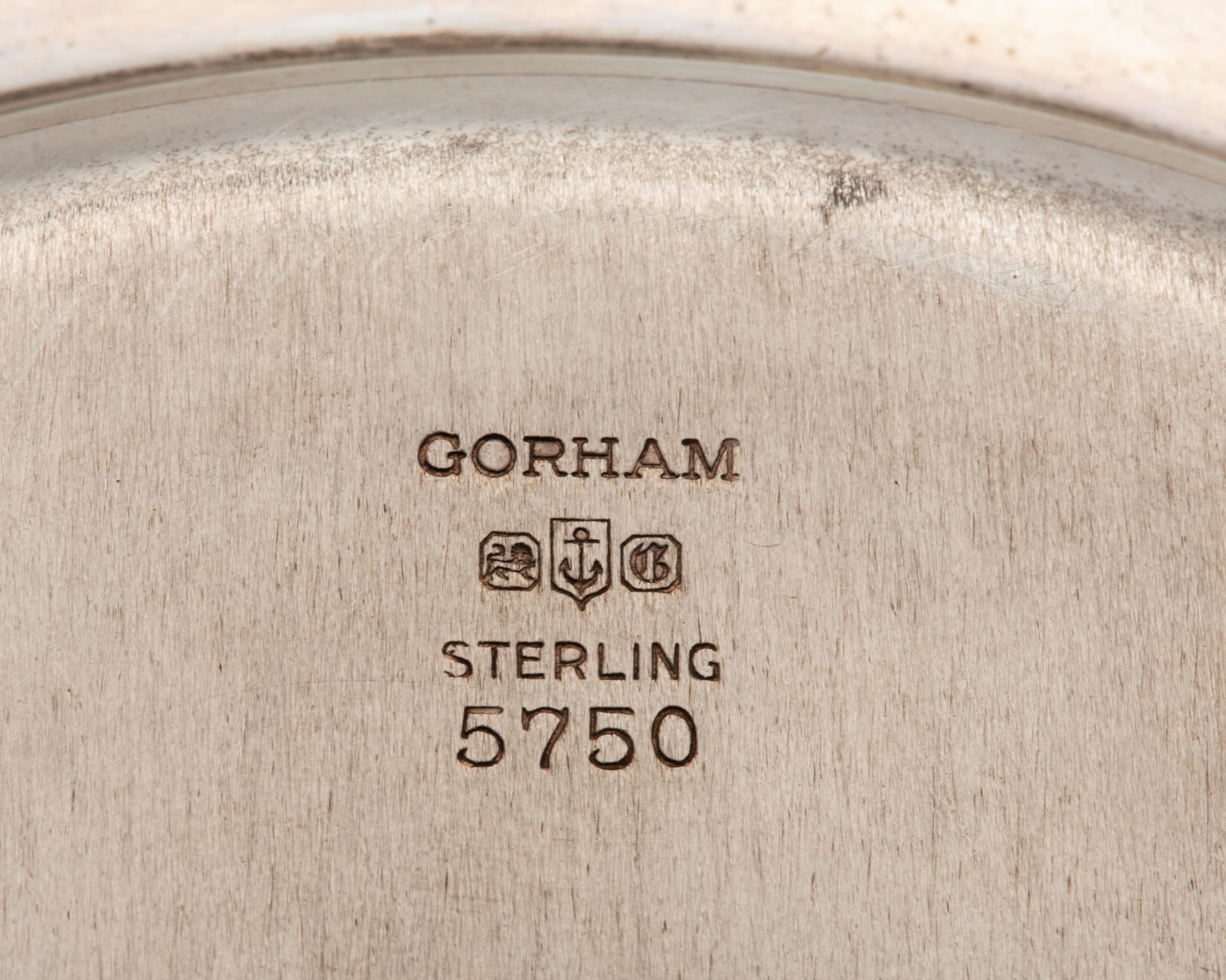 Undici piattini e sei sotto bicchieri