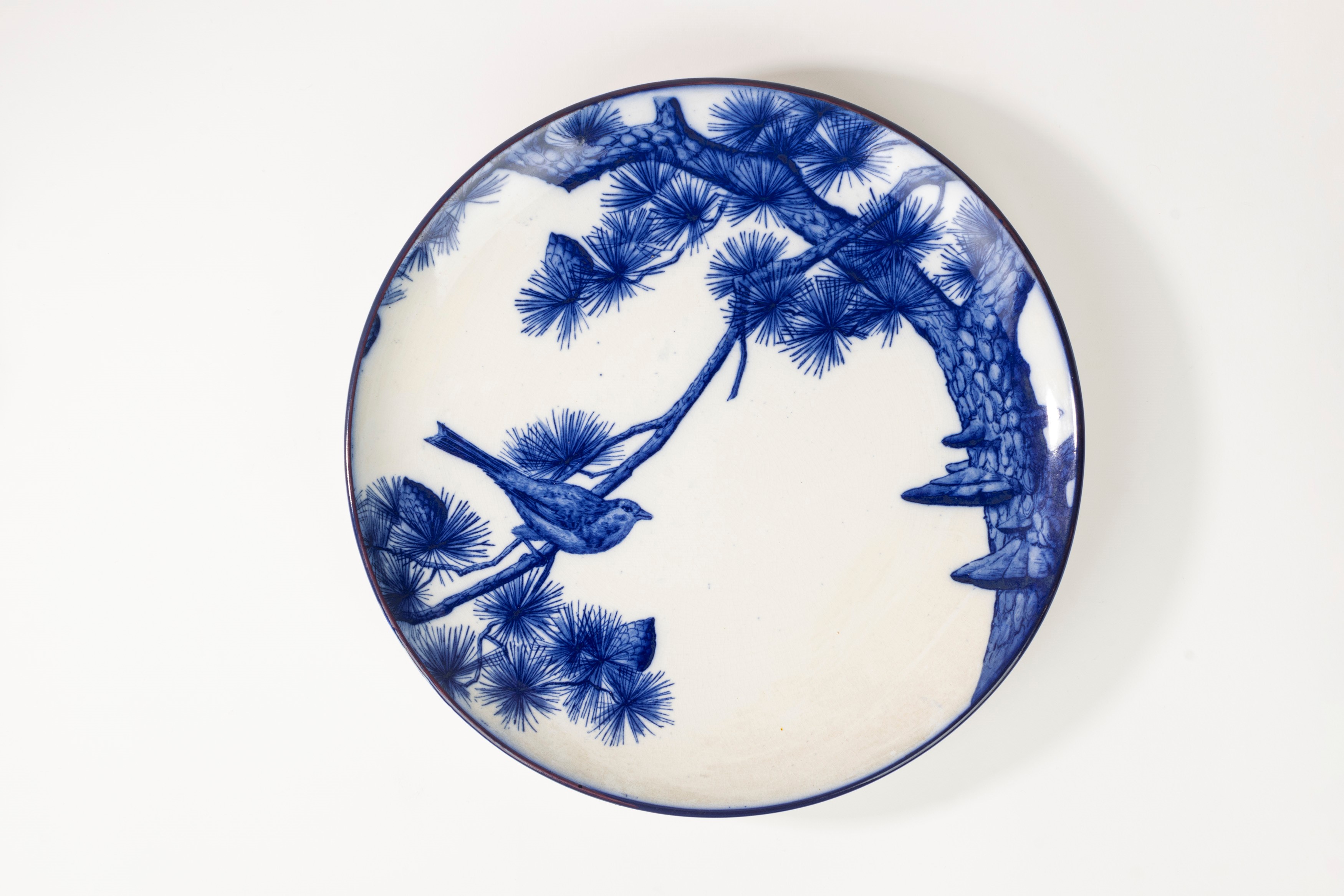 Lotto composto da tre oggetti in porcellana di manifatture differenti