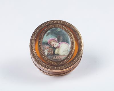 Tabacchiera di Forma Circolare in Tartaruga Bionda. Francia, Fine Secolo XVIII