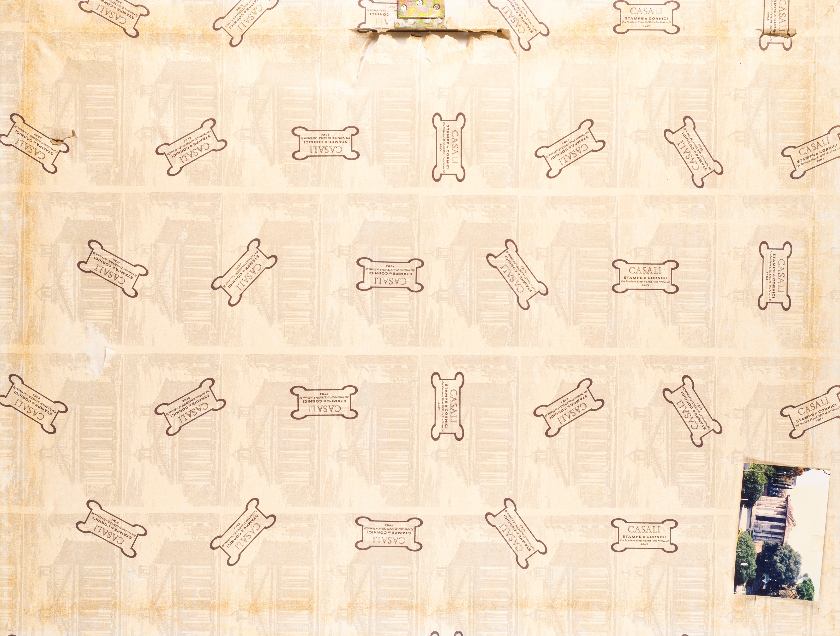 Lotto composto da tre stampe raffiguranti vedute di Roma