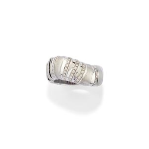 Anello con diamanti