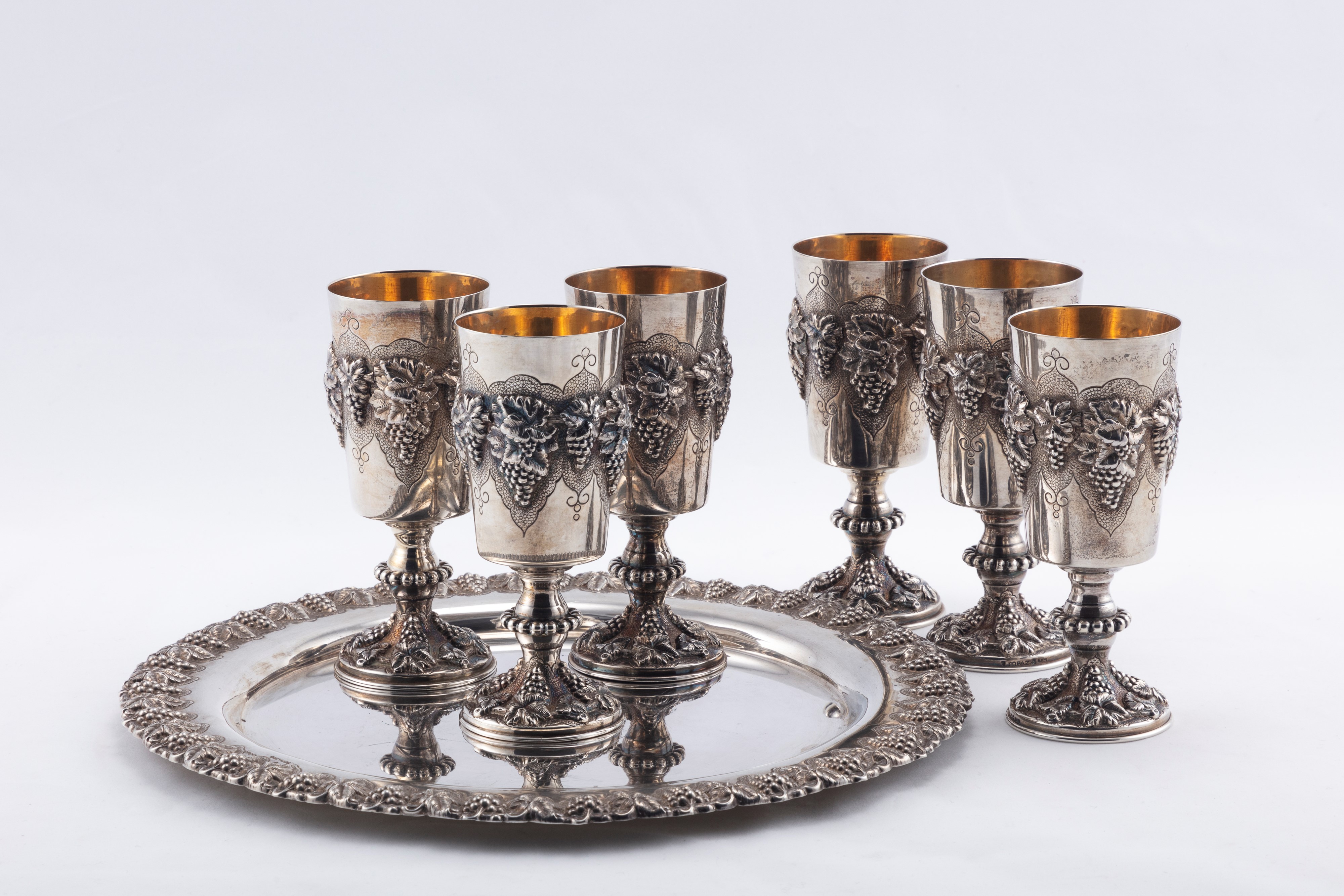 Sei calici con vassoio