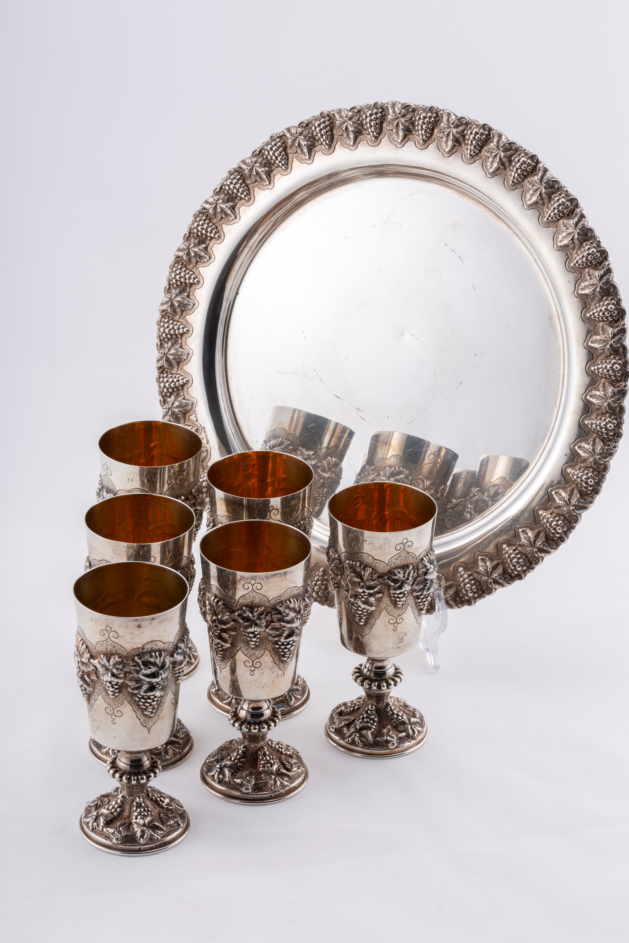 Sei calici con vassoio