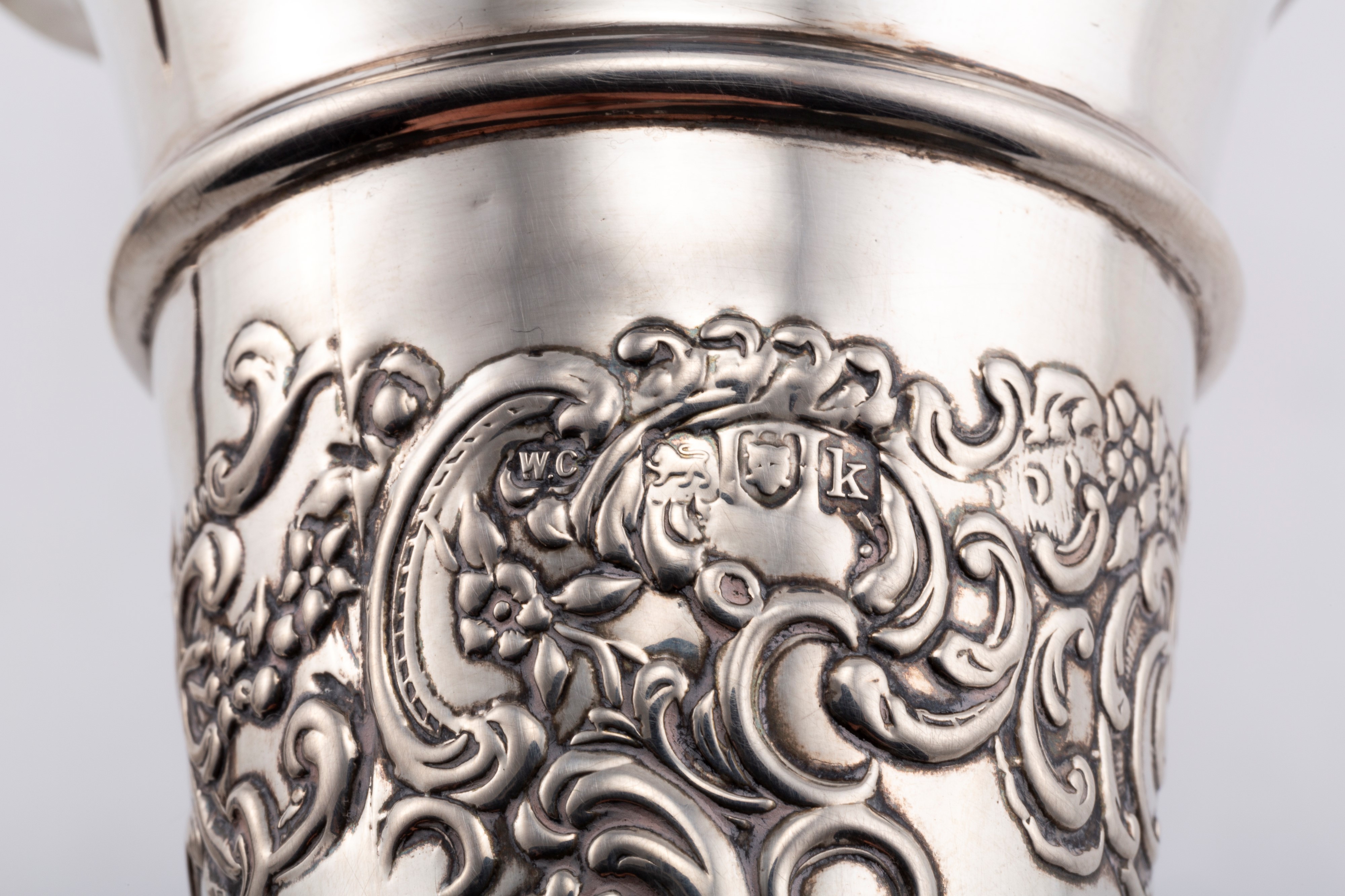 Lotto di quattro oggetti