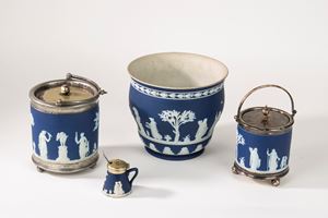 Lotto composto da quattro oggetti di manifattura Wedgwood, secolo XX