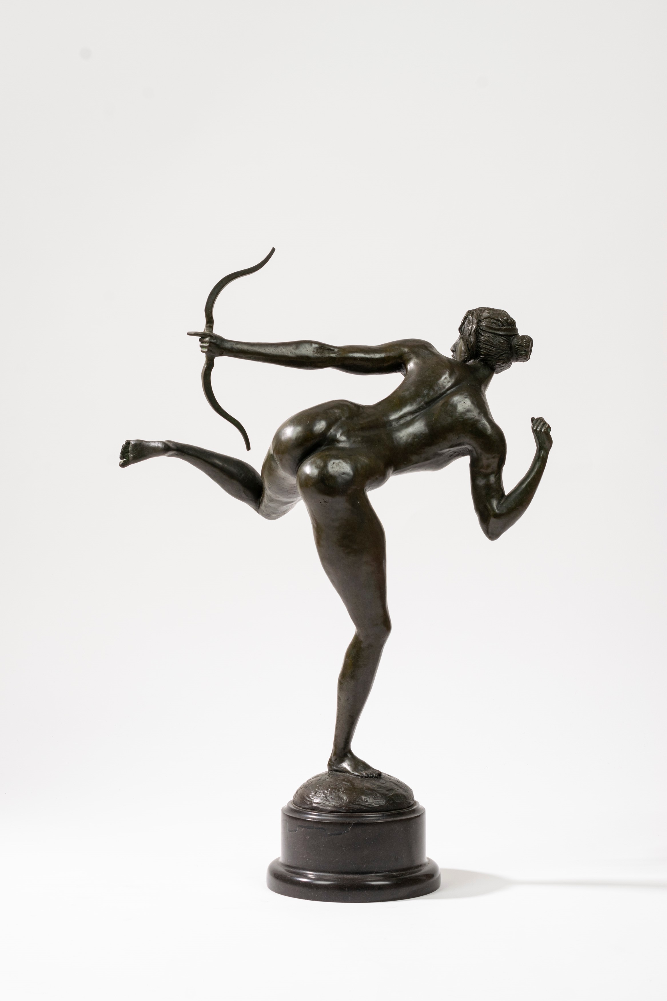 Attribuito a Ferdinand Preiss (erbach 1882 - Berlino 1943) - Amazzone con Arco