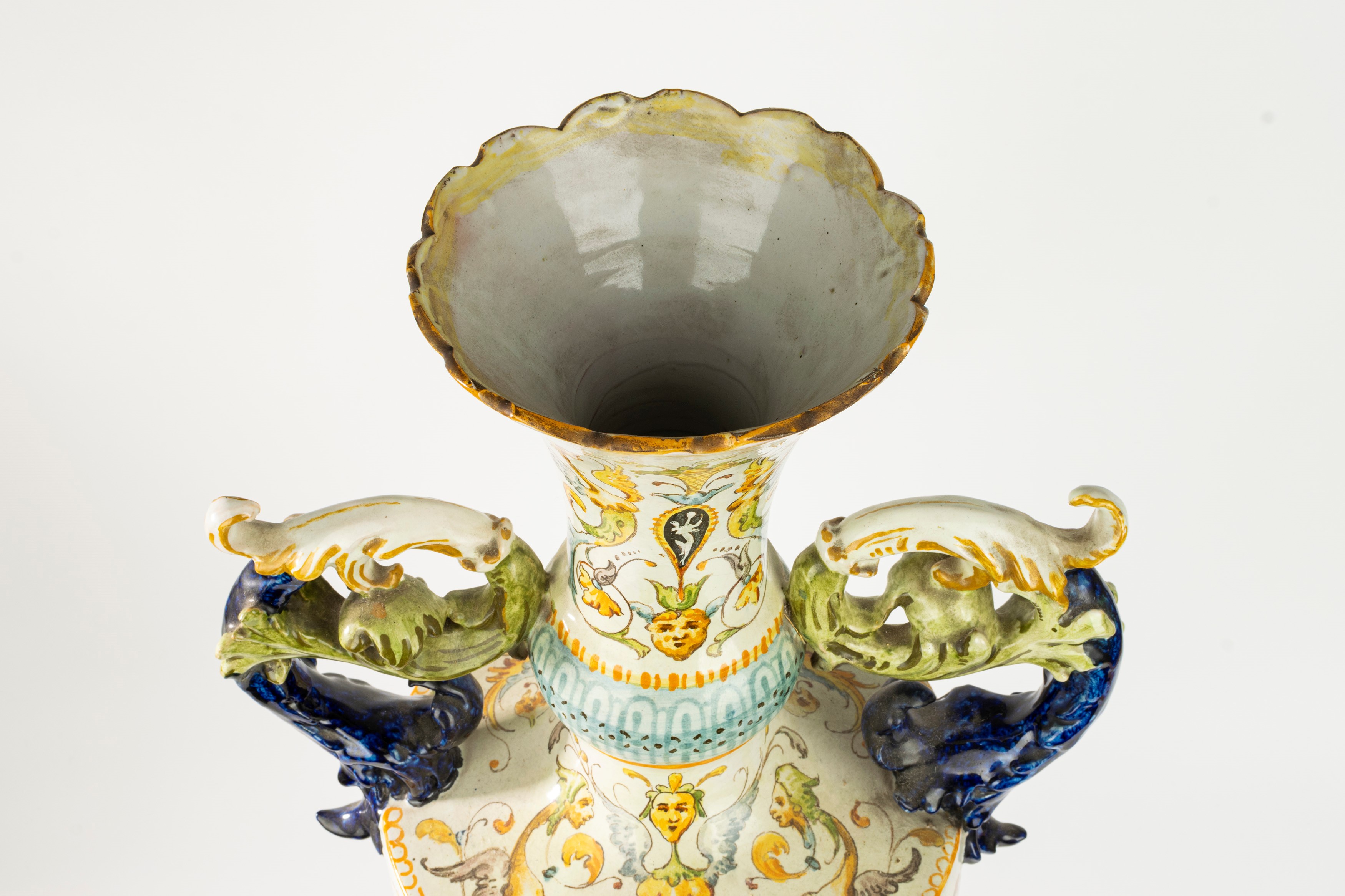 Vaso Biansato in Maiolica Policroma, Manifattura Mollica, Napoli, Fine Secolo XIX/inizio Secolo X...