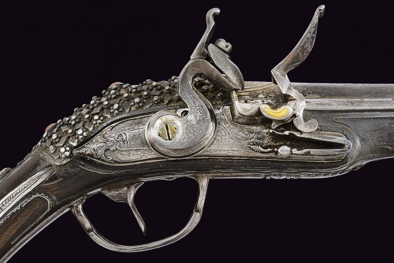 Bellissima Pistola a Pietra Focaia in Stile "ali Pasha" con Fornimenti in Argento