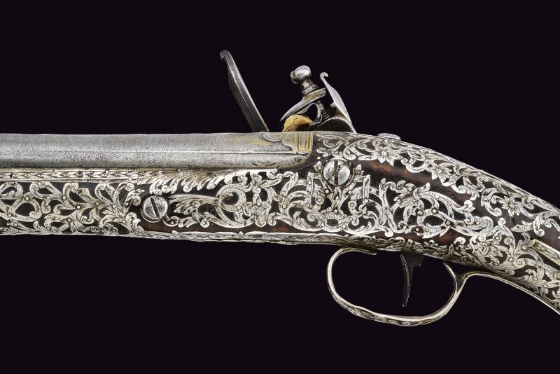 Bella pistola con fornimenti in argento