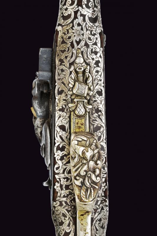 Bella pistola con fornimenti in argento