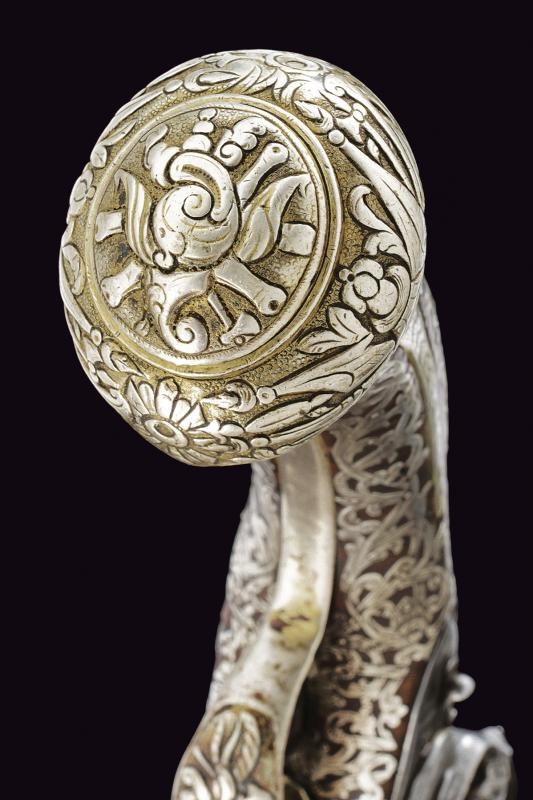 Bella pistola con fornimenti in argento