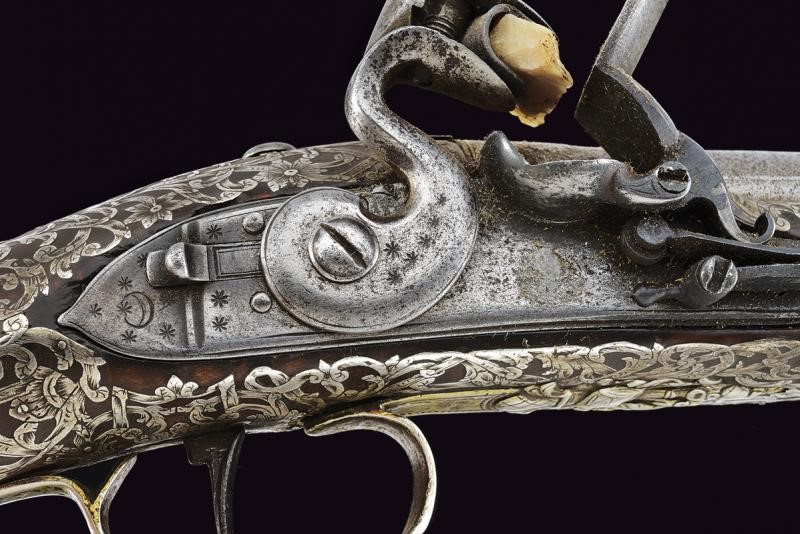 Bella pistola con fornimenti in argento