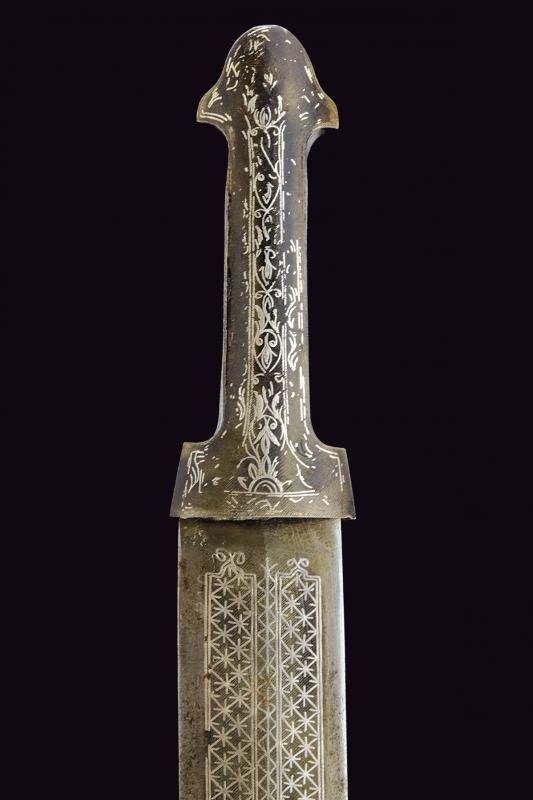 Qama con decorazioni in argento