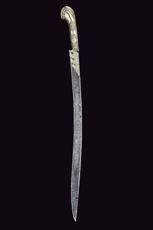 Yatagan con impugnatura in argento