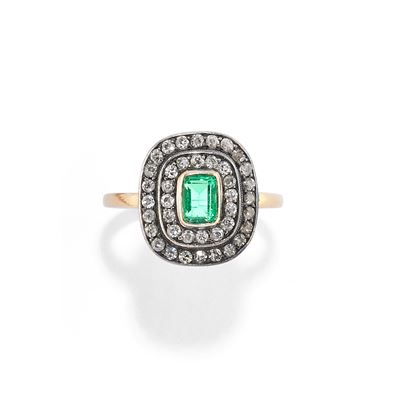 Anello con Smeraldo