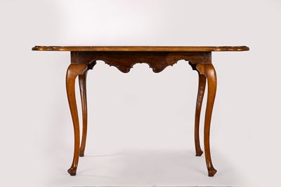 Tavolo con Piano Lastronato, Filettato e Intarsiato