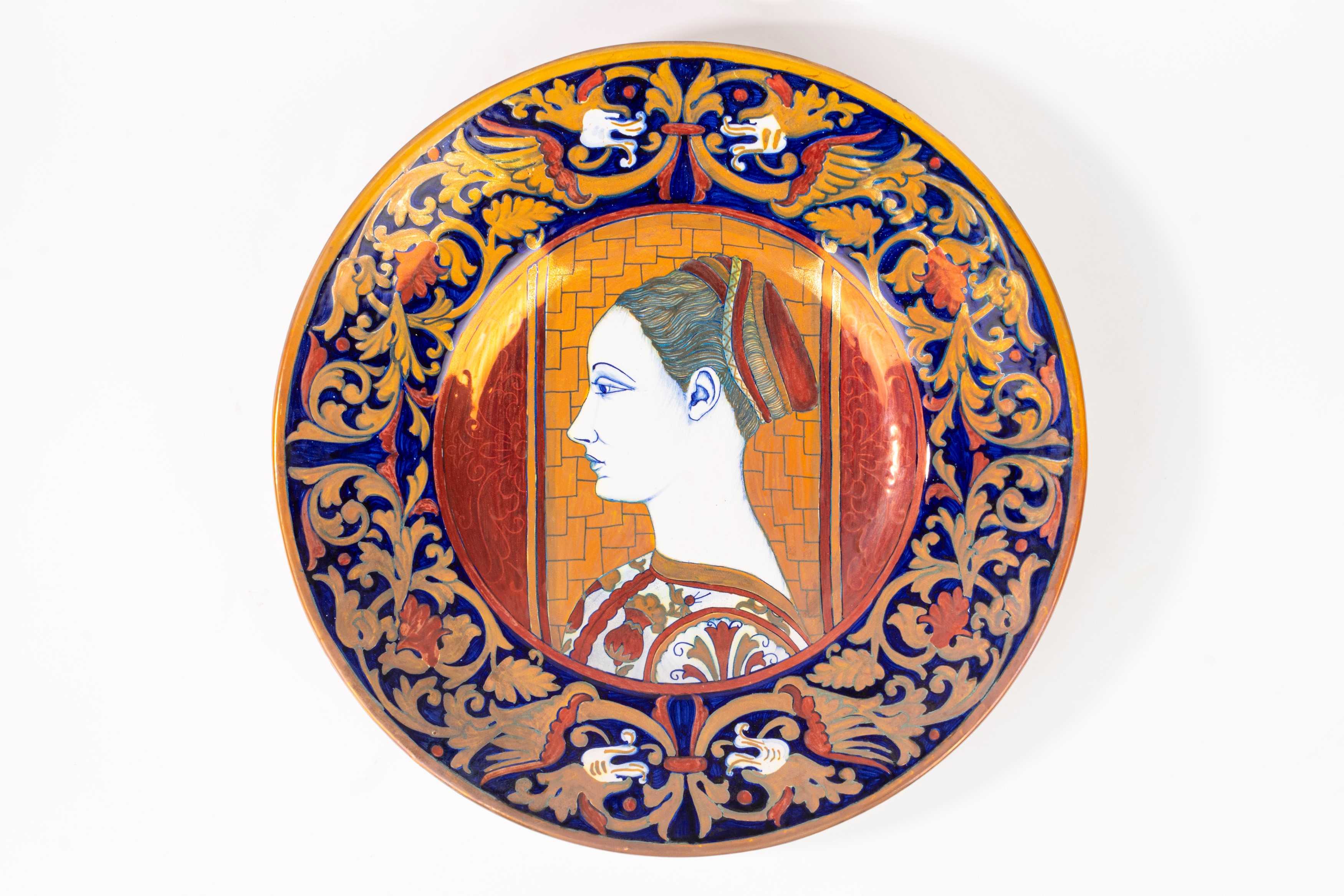 Coppia di Piatti da Parata in Maiolica a Lustro. Alberto Rubboli, Gualdo Tadino, Fine Secolo XIX/...