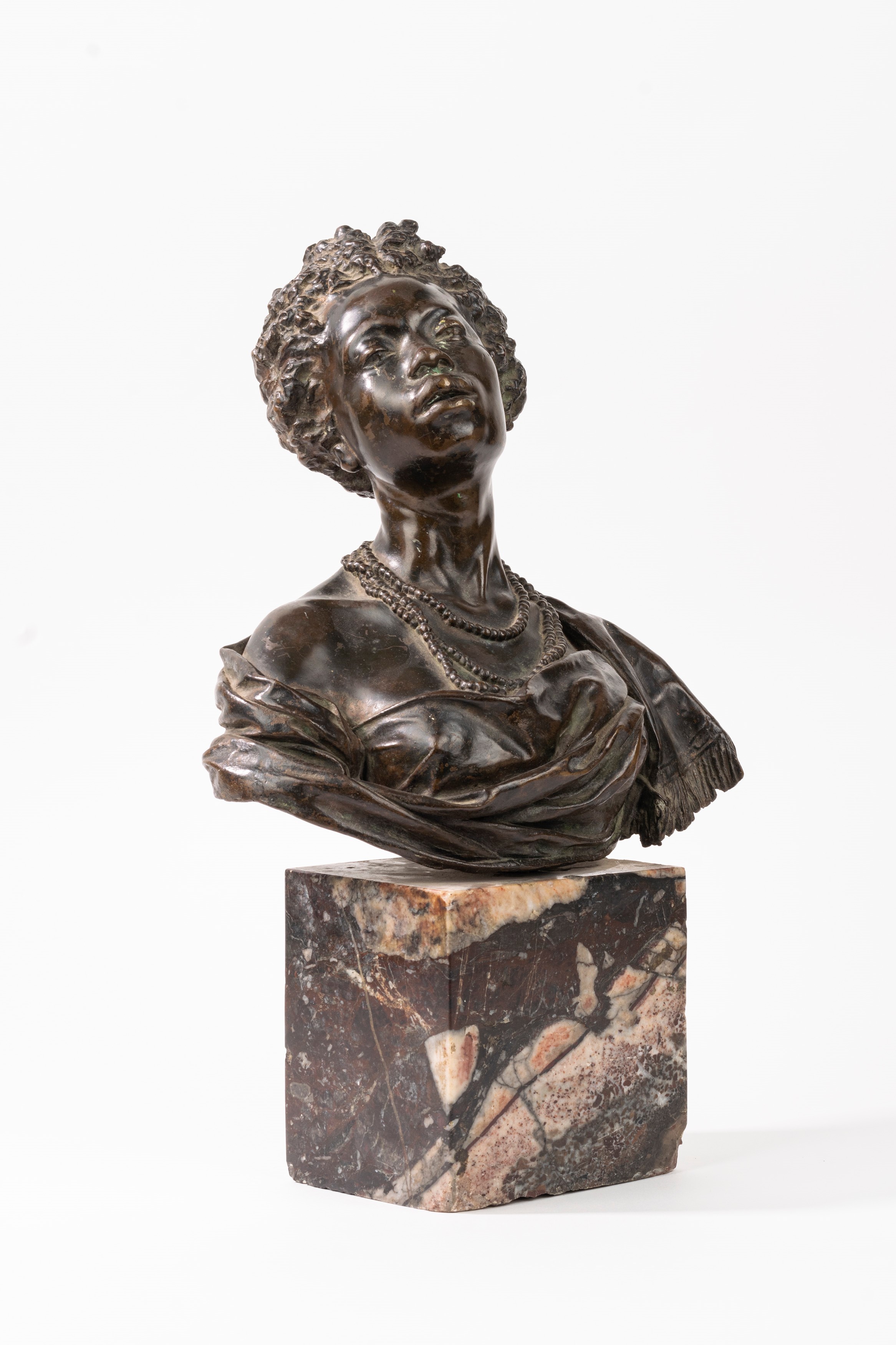 Busto in bronzo raffigurante donna africana, secolo XIX