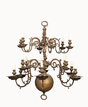 Antico lampadario olandese in bronzo su due ordini