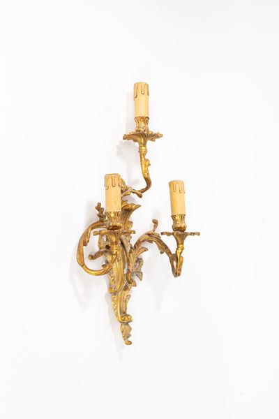 Applique in Bronzo Dorato a Tre Luci