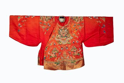 Veste in Seta Rossa Ricamata. Cina, Secolo XIX